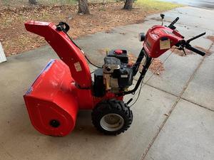 lot 2 image: Simplicity L1730E 30 342cc Two-Stage Snow Blower