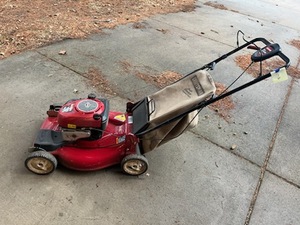 lot 6 image: Craftsman 22 inch 6.75 HP Ready Start Lawnmower (Model 917.376572)