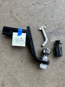 lot 42 image: 2 Trailer Hitch (Max Gross Trailer Weight 5,000 lbs.)