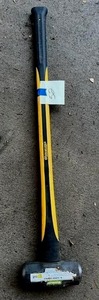 lot 52 image: Yard Works 8lb. Sledge Hammer