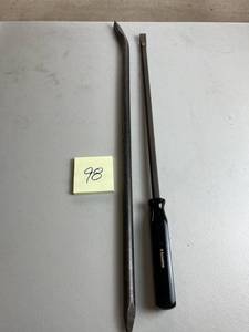 lot 98 image: Pry Bar Lot