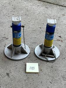 lot 118 image: OTC 2-Ton Jack Stands in Nice condition