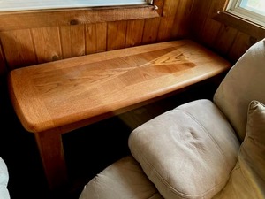 lot 121 image: Solid Wood Console Table in Good condition (48 W x 26 T x 18 Deep) - Bring help to move