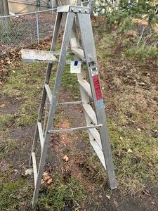 lot 127 image: Sears 6FT Aluminum Ladder in Used Condition