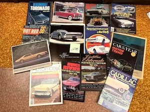 lot 278 image: Neat Vintage Car Magazines and Books including October 1965 Hot Rod Magazine