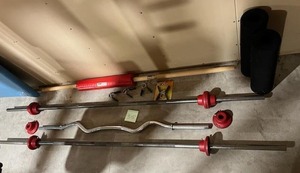 lot 315 image: York 1 Barbell Lot w Accessories (Excellent Condition)