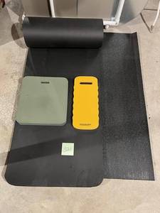 lot 321 image: Exercise Mats Lot in Excellent Condition