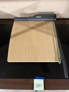 lot 380 image: Swingline Classic Cut Paper Cutter (Excellent Condition)
