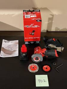 lot 402 image: Milwaukee 3 Cut Saw with M12 Battery (Excellent Condition)