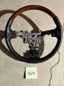 lot 423 image: Steering Wheel (Manufacturer Unknown) - Excellent Condition