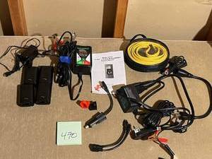 lot 470 image: Battery MINDer and Battery Tender Junior Battery Chargers (Nice Condition)