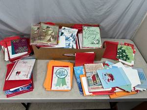lot 20 image: LARGE Lot of Hallmark Christmas & Hanukkah Greeting Cards