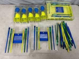 lot 24 image: New Daygleam Makeup Sponges and Brushes