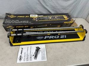lot 30 image: QEP Pro 21 Professional 21 Inch Tile Cutter