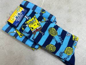 lot 38 image: New Spongebob Squarepants Crew Socks with Bandana Gift Set