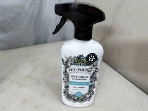 lot 64 image: New 16 oz Bottle of Pet-Pourri Pet Odor Eliminator