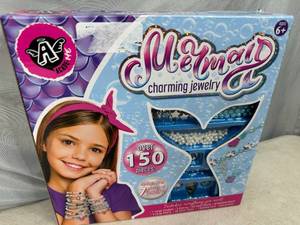 lot 78 image: New Mermaid Charming Jewelry Craft Set