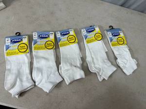 lot 110 image: 5 New Pairs Dr. Scholls Diabetes and Circulatory Socks
