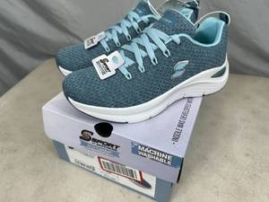 lot 208 image: Brand New Skechers Sport Arch Comfort Shoes - Size 5