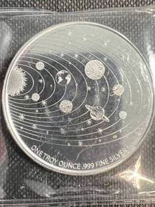 1 TROY OZ .999 FINE SILVER ALIEN ROUND IN COLOR