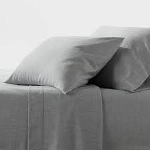 lot 32 image: Flannel Sheet Set - Threshold - Solid Gray - Twin