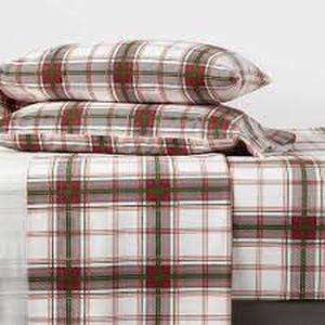 lot 39 image: Flannel Sheet Set - Threshold - King