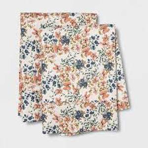 lot 50 image: 400 Thread Count Performance Printed Pillowcase Set - Threshold - Standard- Ditsy Floral
