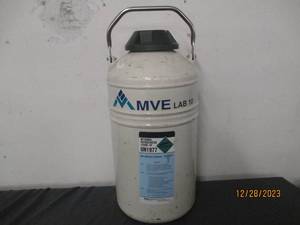 Liquid Nitrogen Tank