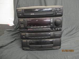 Aiwa Compact Disc Stereo Cassette Reciever