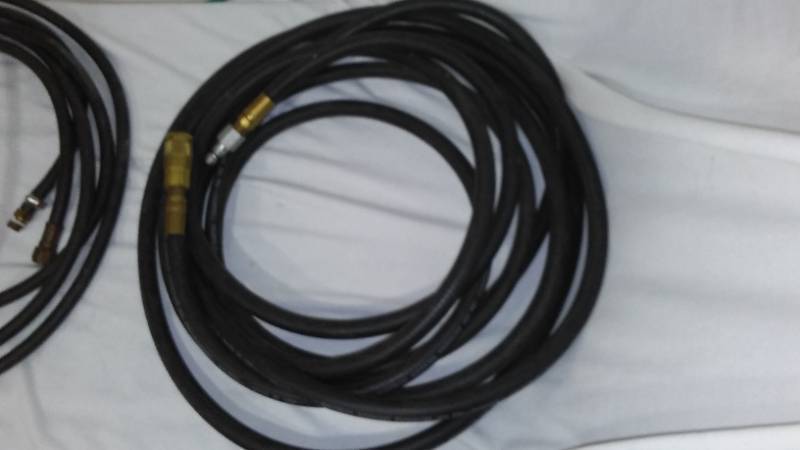 lot 188 image: Campell Hausfeld Air Hose.