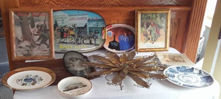 lot 185 image: Advertising ,Collectibles and More.