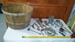 lot 28 image: Bushel Basket And Vintage Kitchen Tools.