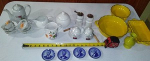 lot 30 image: Assortment Of Serving Pieces, President Plates, Sterilite Sealing Bucket.