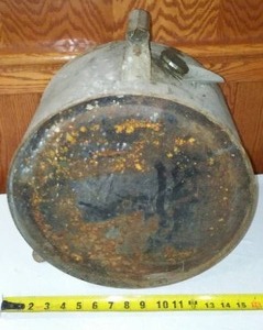 lot 41 image: Vintage Gas Can.