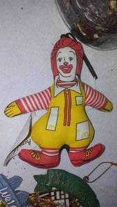 lot 78 image: Christmas And Other Decor