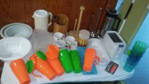 lot 81 image: Kitchen Items Galore.