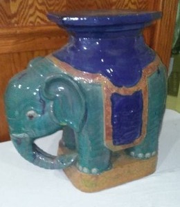 lot 87 image: Elephant Plant Stand