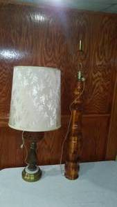 lot 90 image: Lamps (2).