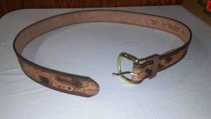 lot 362 image: Mens Belt.