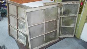 lot 368 image: Vintage 6 Pane Windows