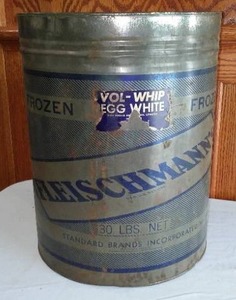 lot 398 image: Fleischmann�s 30 lb. Tin.