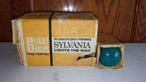 lot 401 image: Sylvania 11-Watt Light Bulbs Green (7).