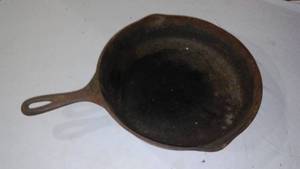 lot 419 image: Wagner Ware 12 in. Skillet.