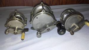 lot 422 image: Fishing Reels (3).