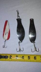 lot 431 image: Spoon Lures (3).