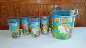 lot 451 image: Vintage 90s Joe Camel Ice Bucket Plus 16 0z. Thermo Serv Plastic Glasses. Bucket is