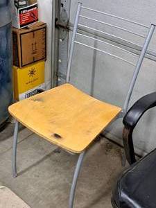 lot 158 image: Wood SeatMetal Chair