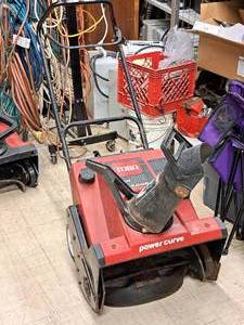 lot 13 image: Toro Power Curve 5-HP 20 Snowblower 38420