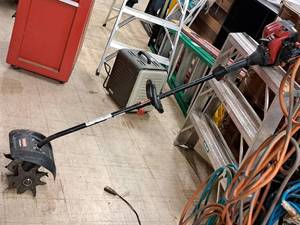 lot 23 image: Craftsman Weedwacker 10 25cc Gas Cultivator