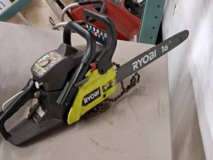 lot 33 image: Ryobi 16 Gas Chainsaw RY3716